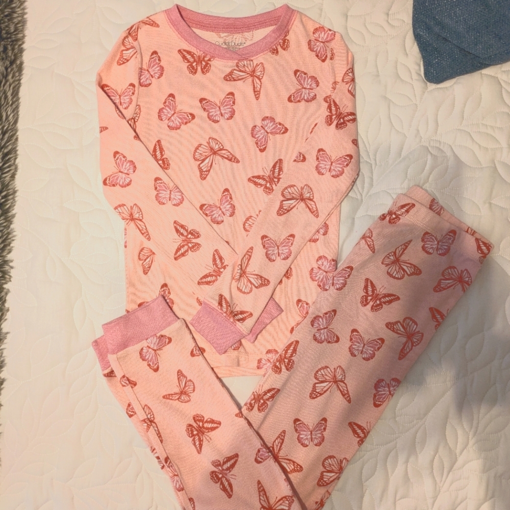 Cuddl Duds Pink Pajama Set with Whimsical Butterfly Print